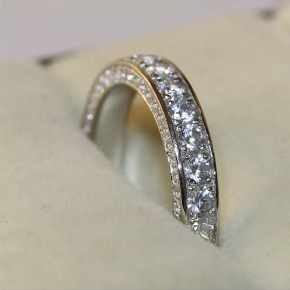 New Gorgeous 925 Silver White Sapphire Ring - Picture 4 of 6